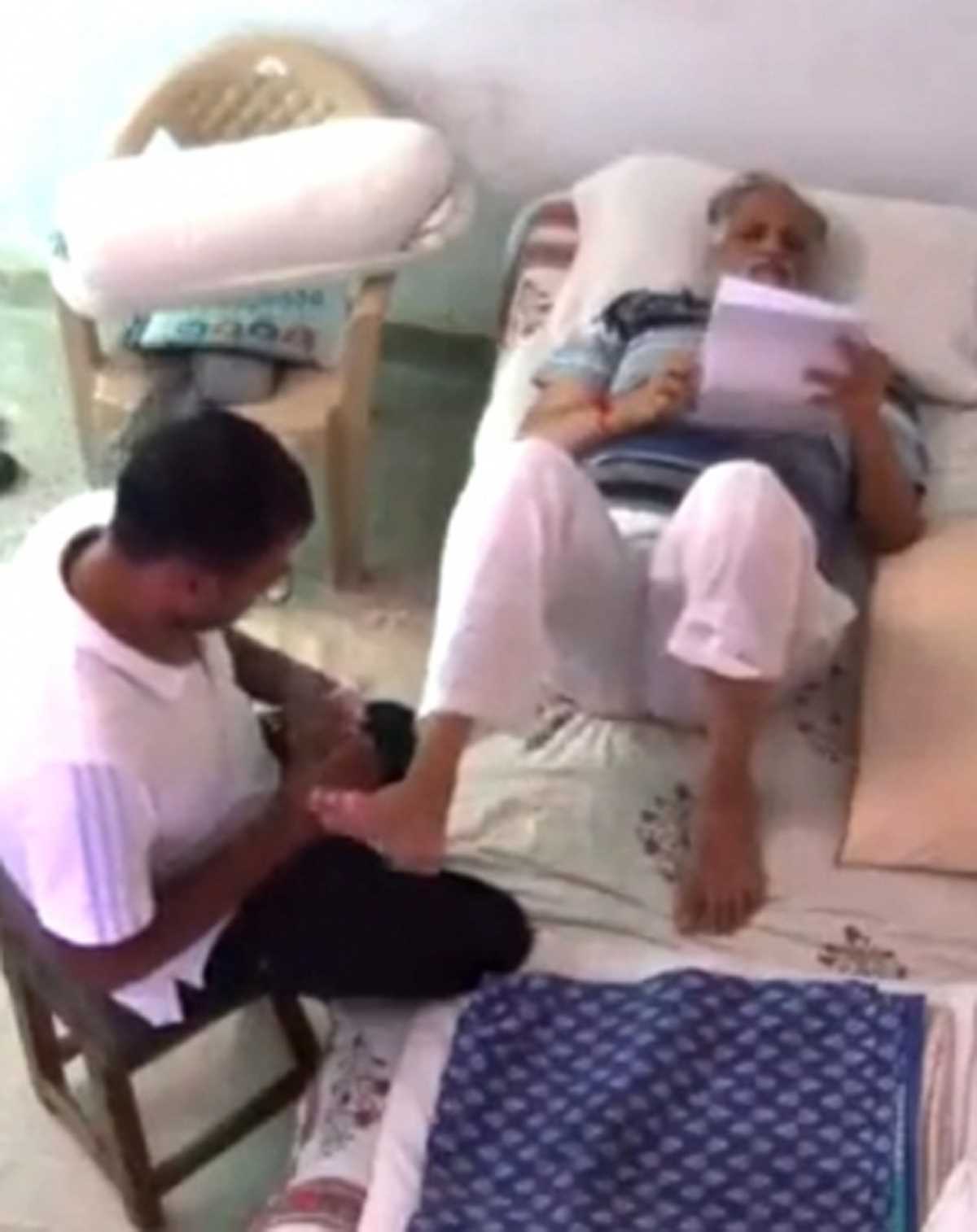 सत्येंद्र जैन की मालिश करने वाला निकला घोड़ीवाला